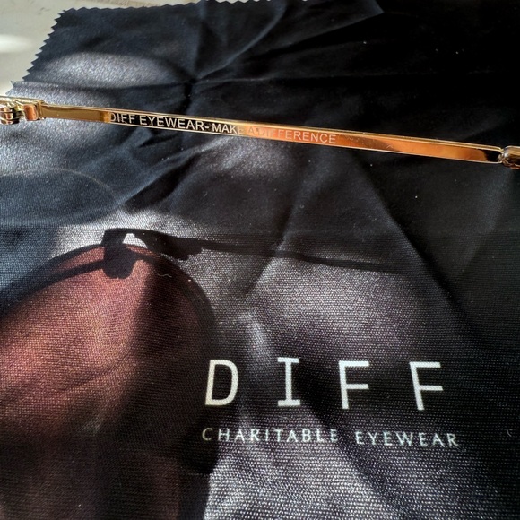 Diff Eyewear Gold Shield Sunglasses main image 6